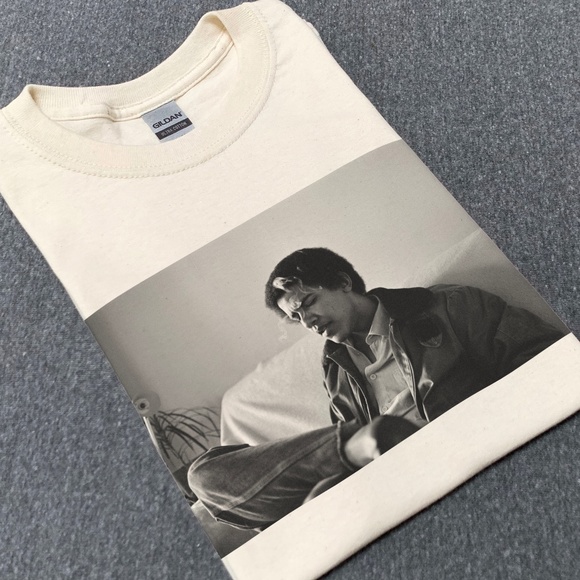 Young Barack Obama T-shirt - Picture 2 of 3